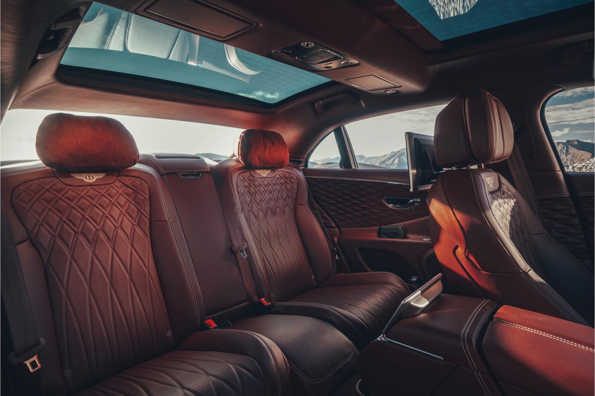 Συλλογή επίπλων για την απόλυτη πολυτέλεια Bentley και στο σπίτι